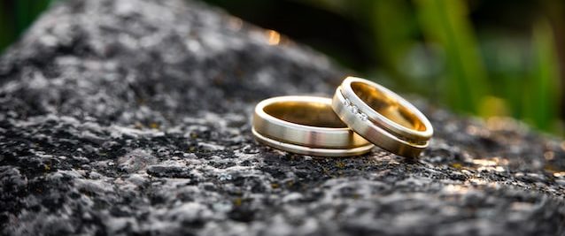 ring warming ceremony with the celebrant angel aberdeen humanist weddings aberdeen