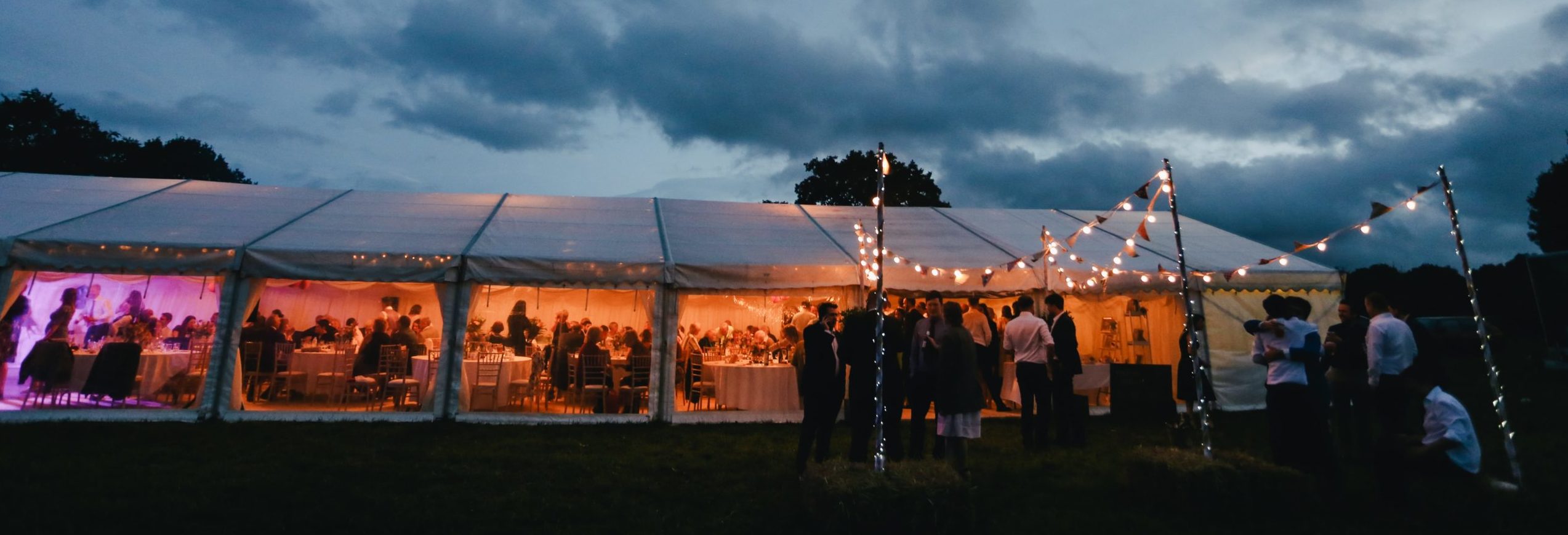 photos-by-lanty-dcb2pog89fQ-unsplash how to choose a wedding venue with the celebrant angel aberdeen humanist wedding celebrant aberdeen
