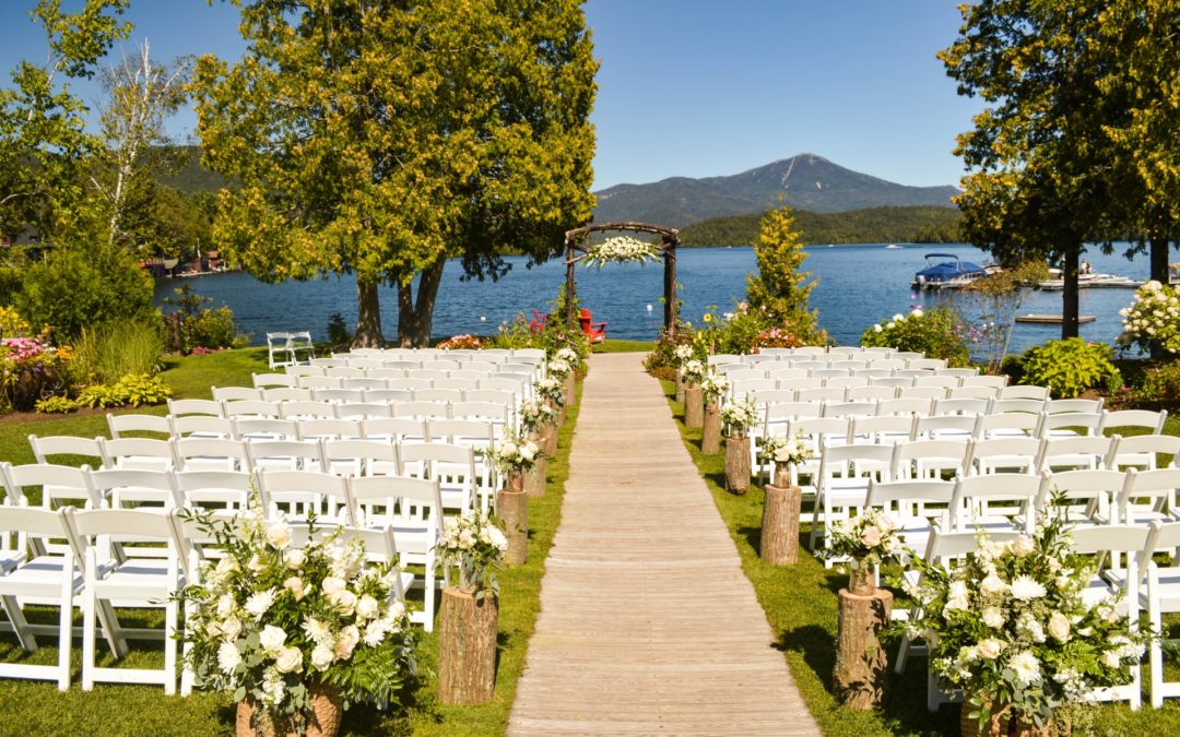 how to keep cool at summer weddings, photo of an outdoor ceremony layout with the celebrant angel