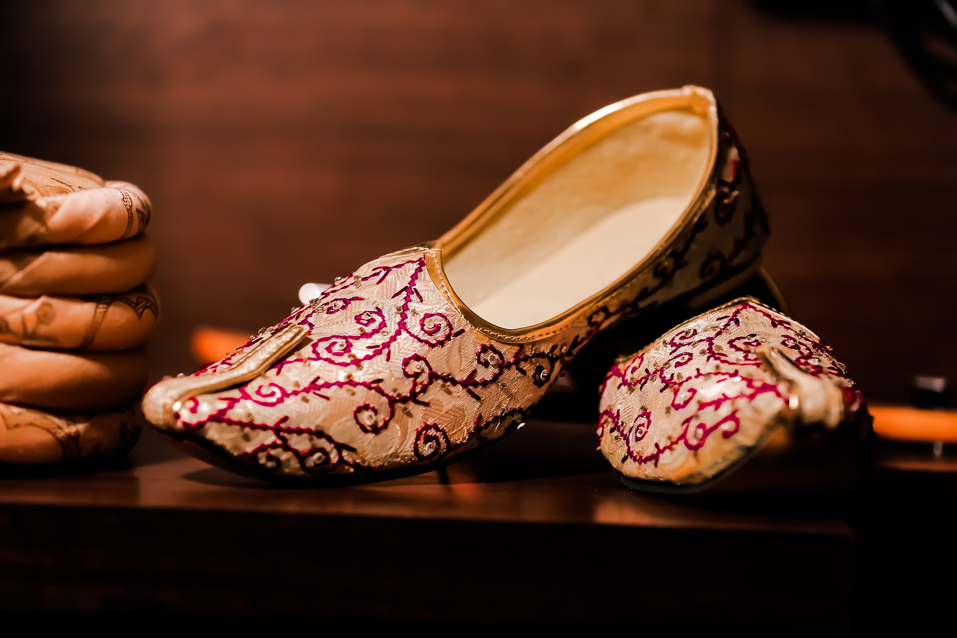 traditional-ge1253731c_1920 a guide to choosing wedding shoes with the celebrant angel aberdeen
