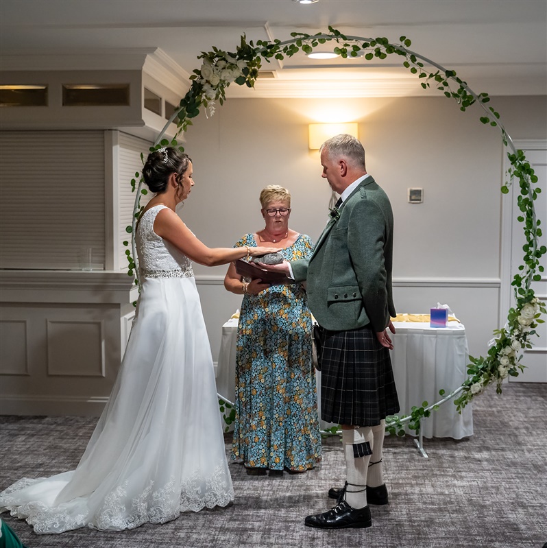 Kerry & Steven Oathing stone ritual with the celebrant angel aberdeen