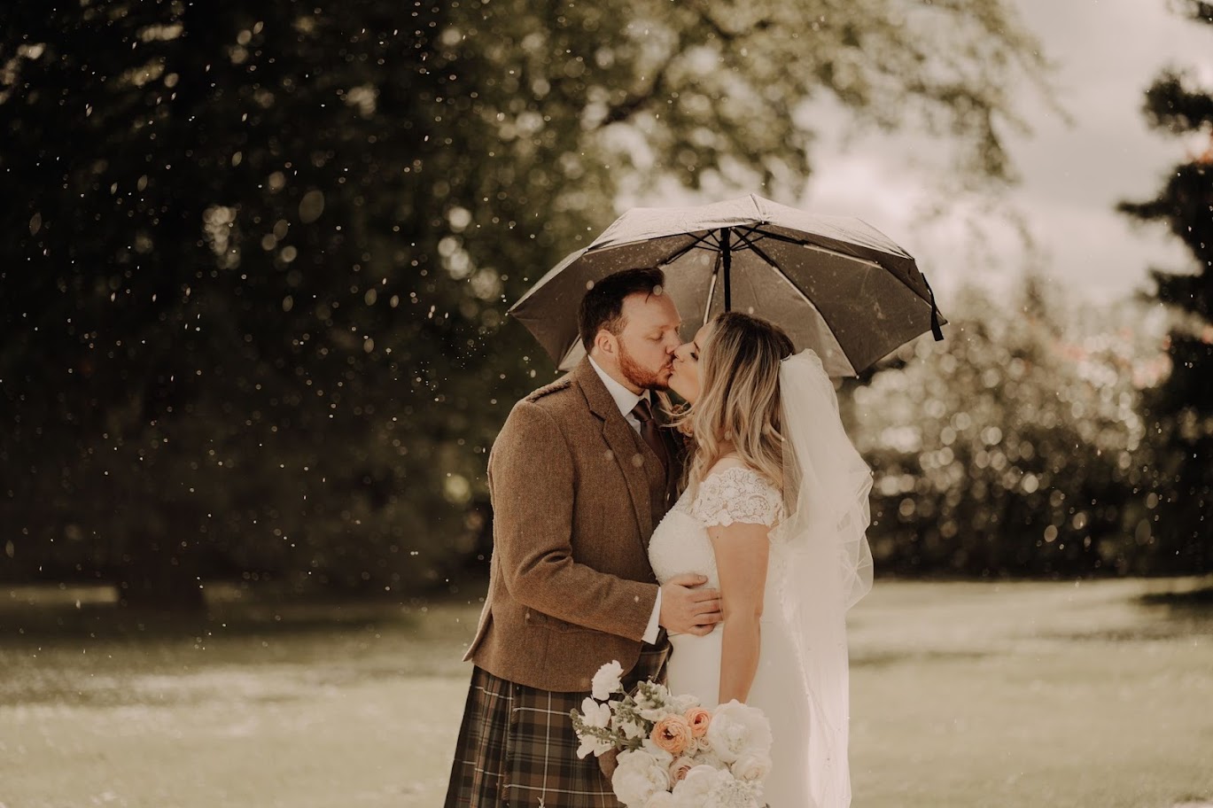 anna and scott in the rain wedding ceremony with the celebrant angel aberdeen humanist wedding celebrant aberdeen wedding ceremony in aberdeen with the celebrant angel