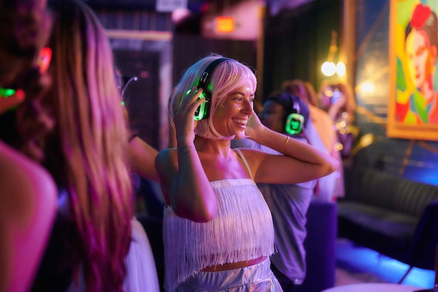 silent disco with the celebrant angel mary gibson humanist wedding celebrant aberdeen