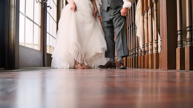 a coupe showing shoes walking down the wedding aisle, alternative wyas of walking down the aisle with the celebrant angel aberdeen