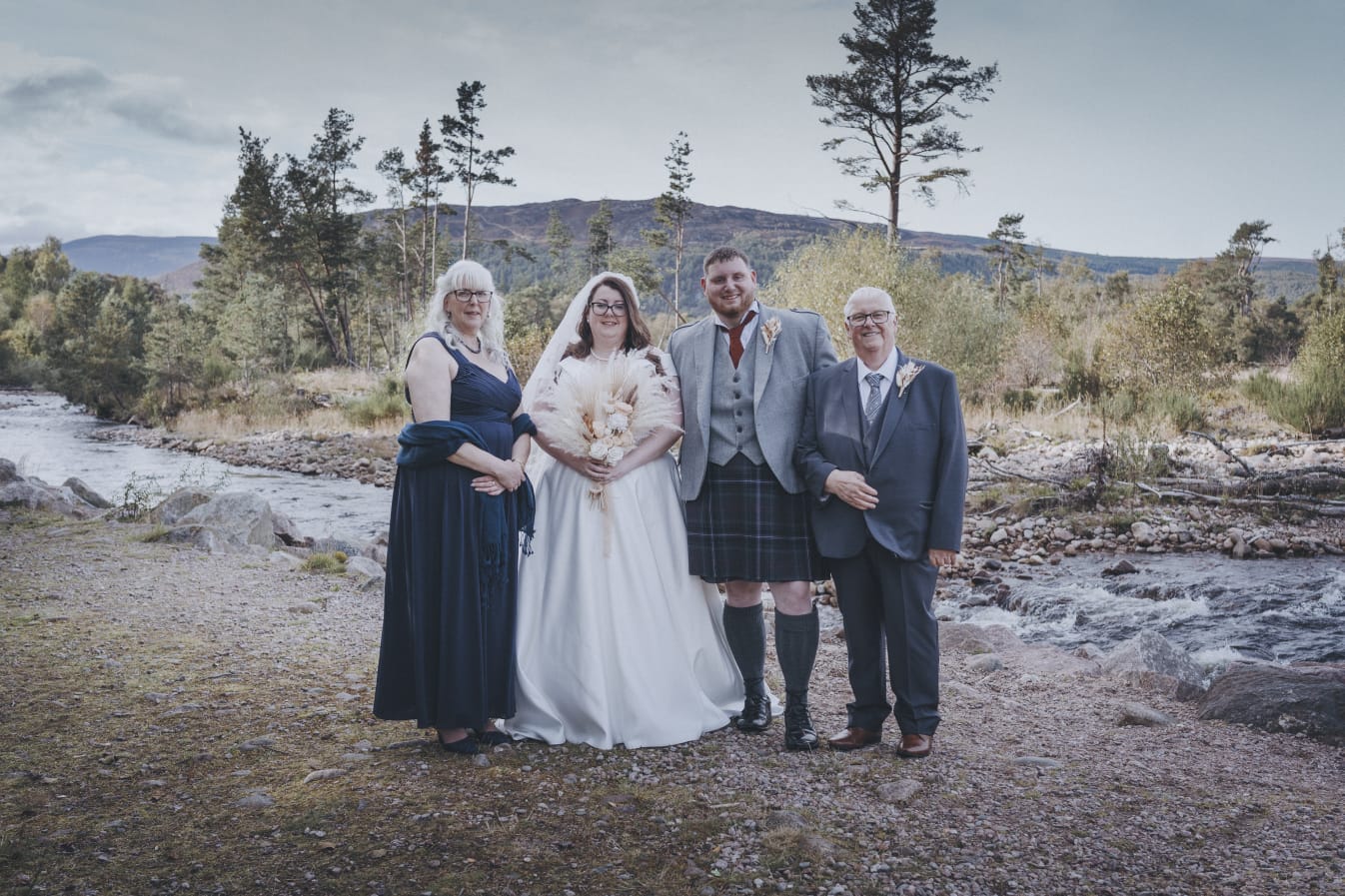 leeanne and kevin grey'a wedding with mary gibson the celebrant angel aberdeen humanist wedding celebrant