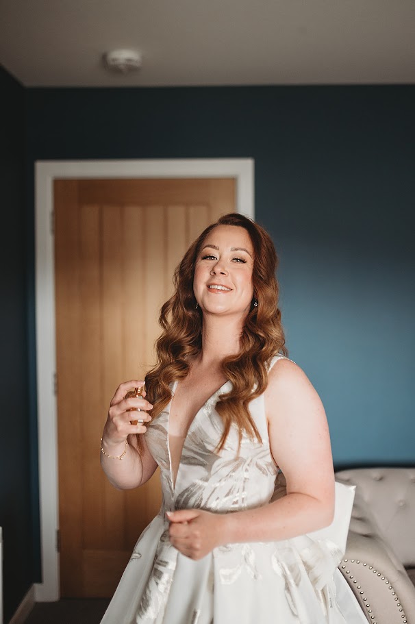 libby spraying perfume choosing your wedding day perfume with mary gibson the celebrant angel aberdeen