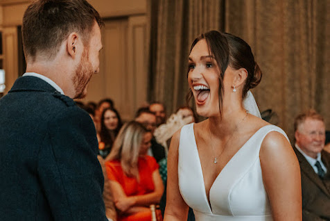 Kirsty and Craig's wedding at maryculter house with mary gibson the celebrant angel aberdeen