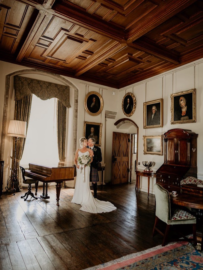 sue and bruce's wedding at drum castle with mary gibson the celebrant angel aberdeen. wedding venue aberdeenshire